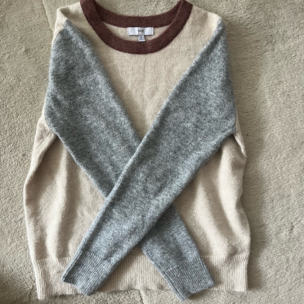 Women’s Fate Sweater